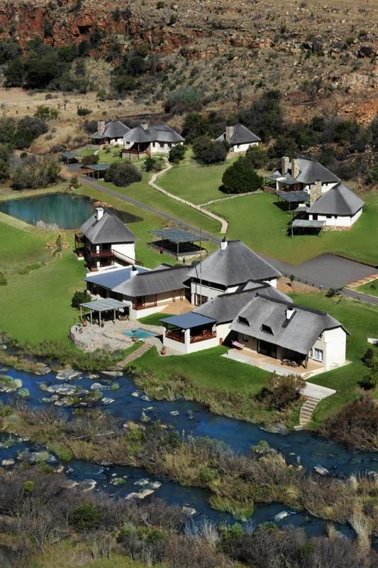 Komati Gorge Lodge, R 36 Halfway Between Carolina And Machadodorp Bagian luar foto