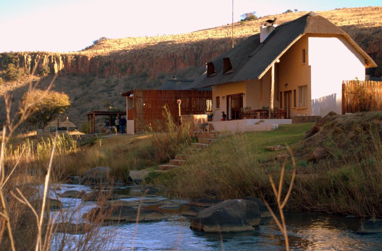 Komati Gorge Lodge, R 36 Halfway Between Carolina And Machadodorp Bagian luar foto